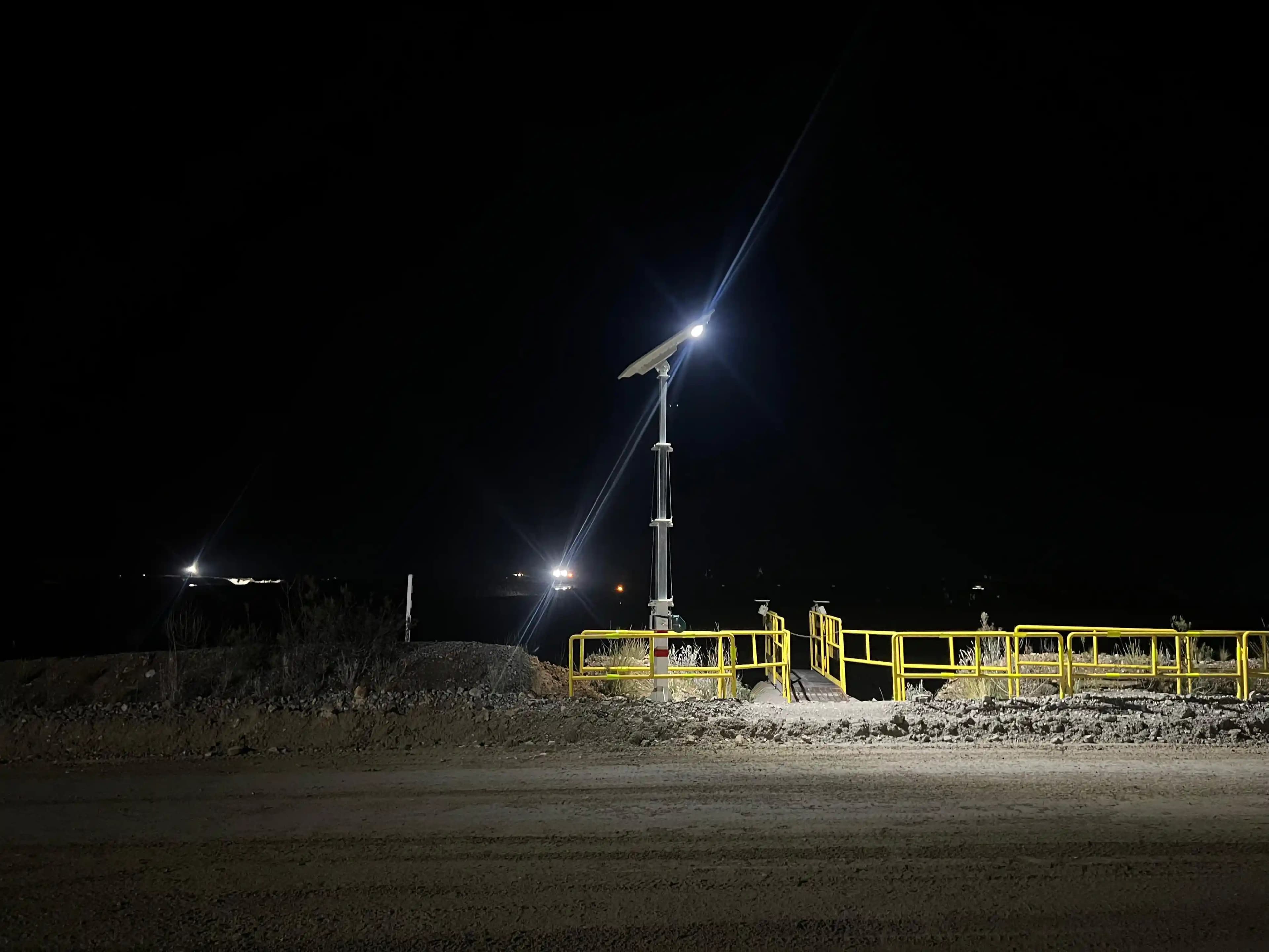 Poste Solar Abatible, Fijo y Telescópico